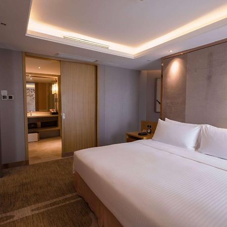 Ramada Plaza By Wyndham Fuzhou South Hotel Exterior photo