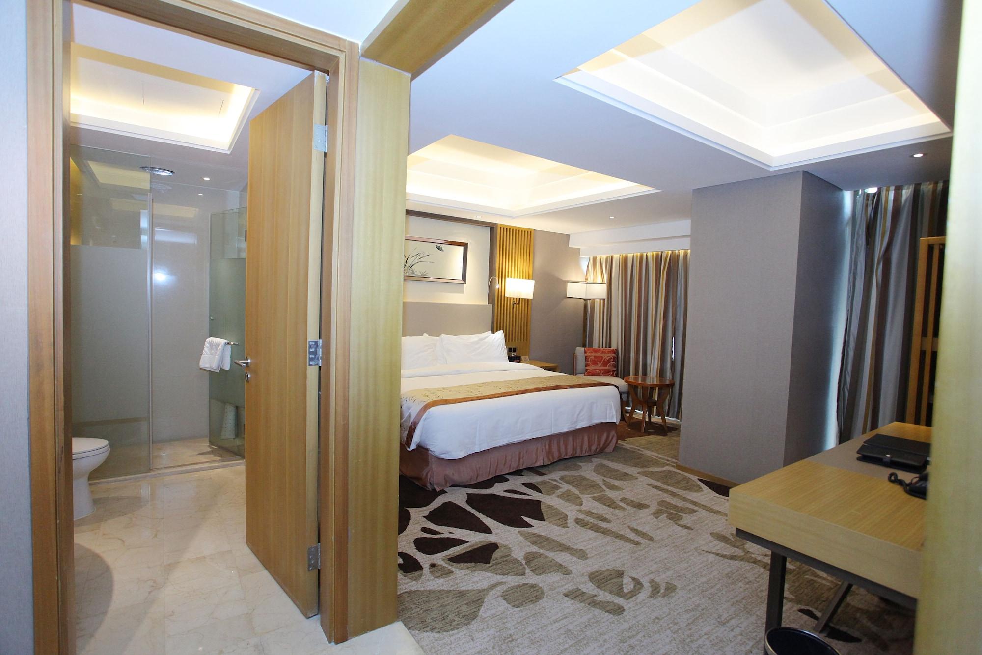 Ramada Plaza By Wyndham Fuzhou South Hotel Exterior photo