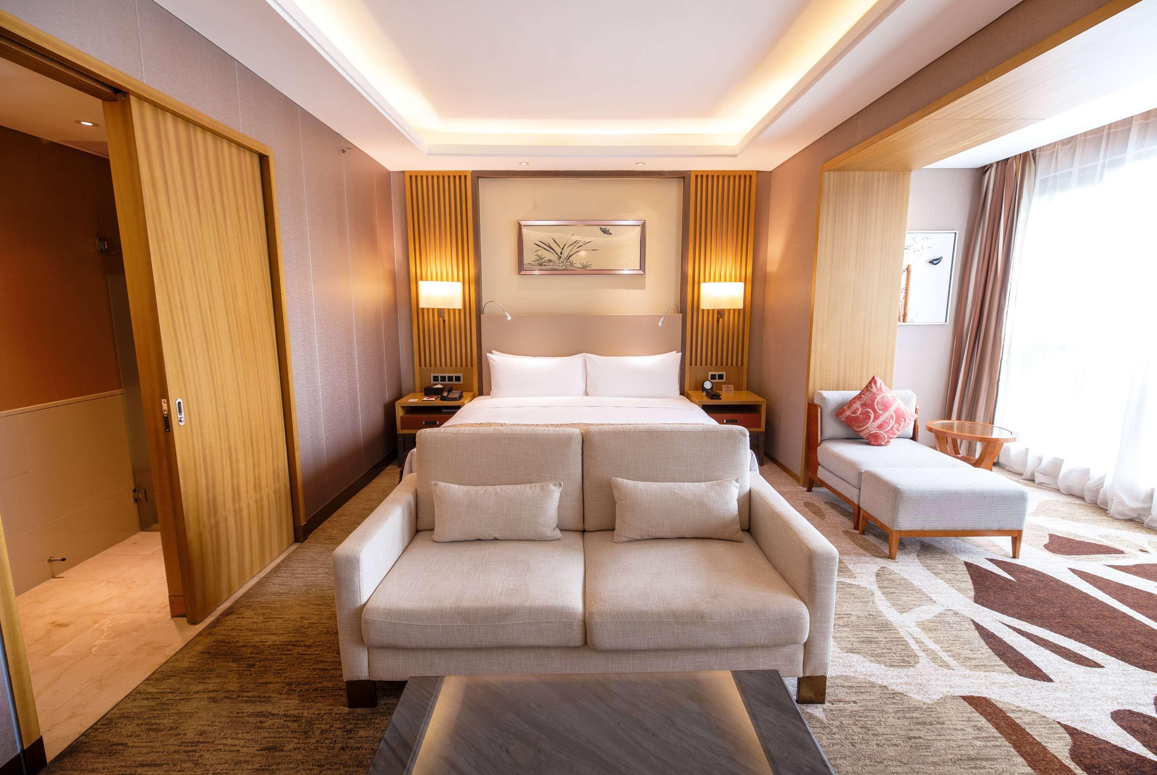 Ramada Plaza By Wyndham Fuzhou South Hotel Exterior photo