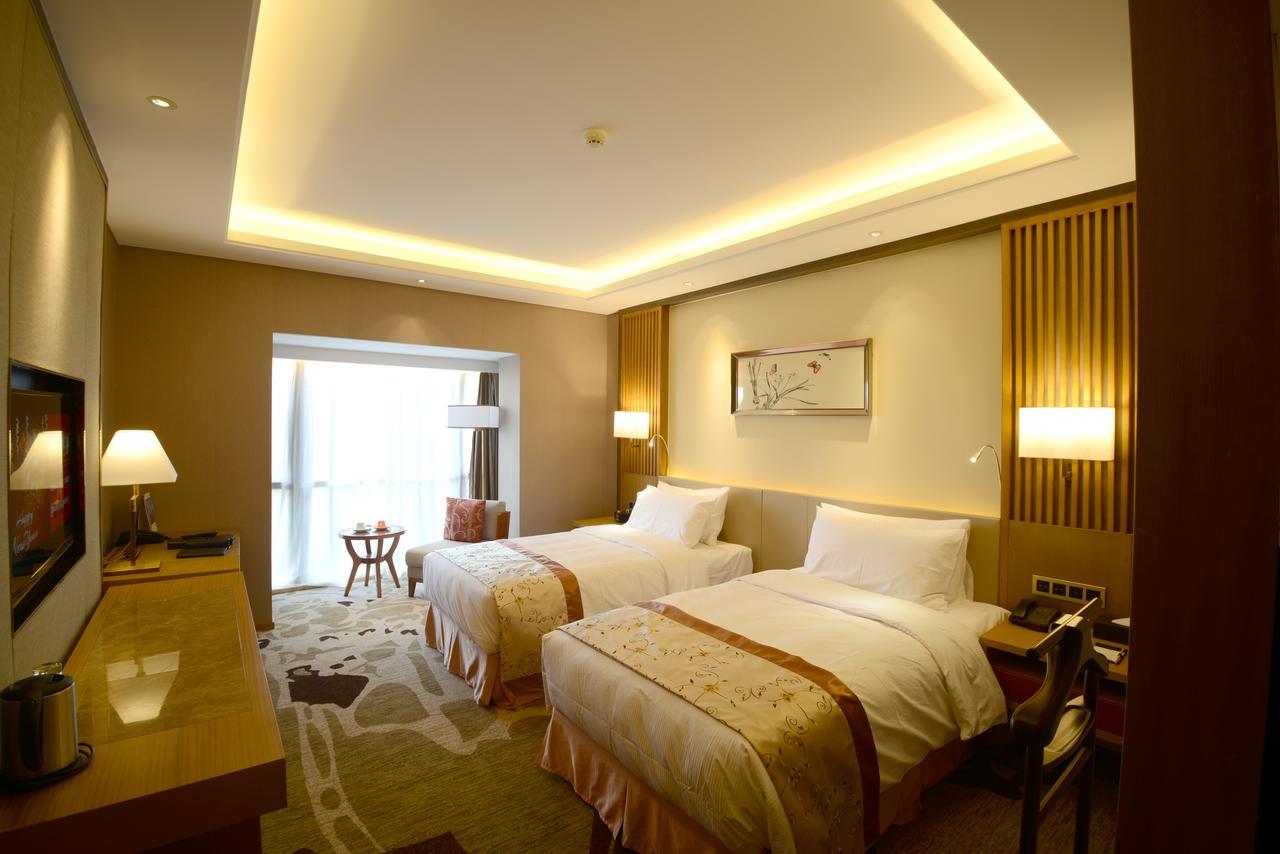 Ramada Plaza By Wyndham Fuzhou South Hotel Exterior photo