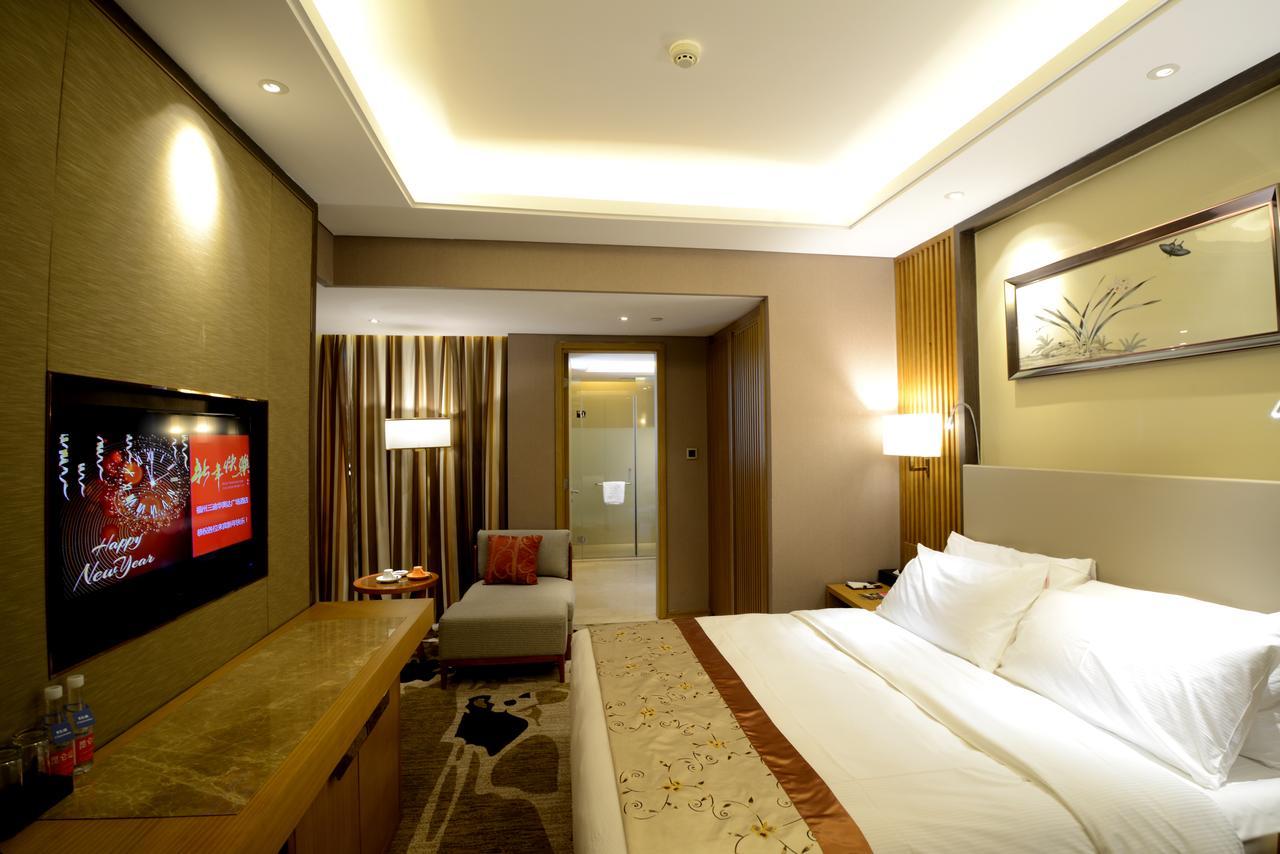 Ramada Plaza By Wyndham Fuzhou South Hotel Exterior photo