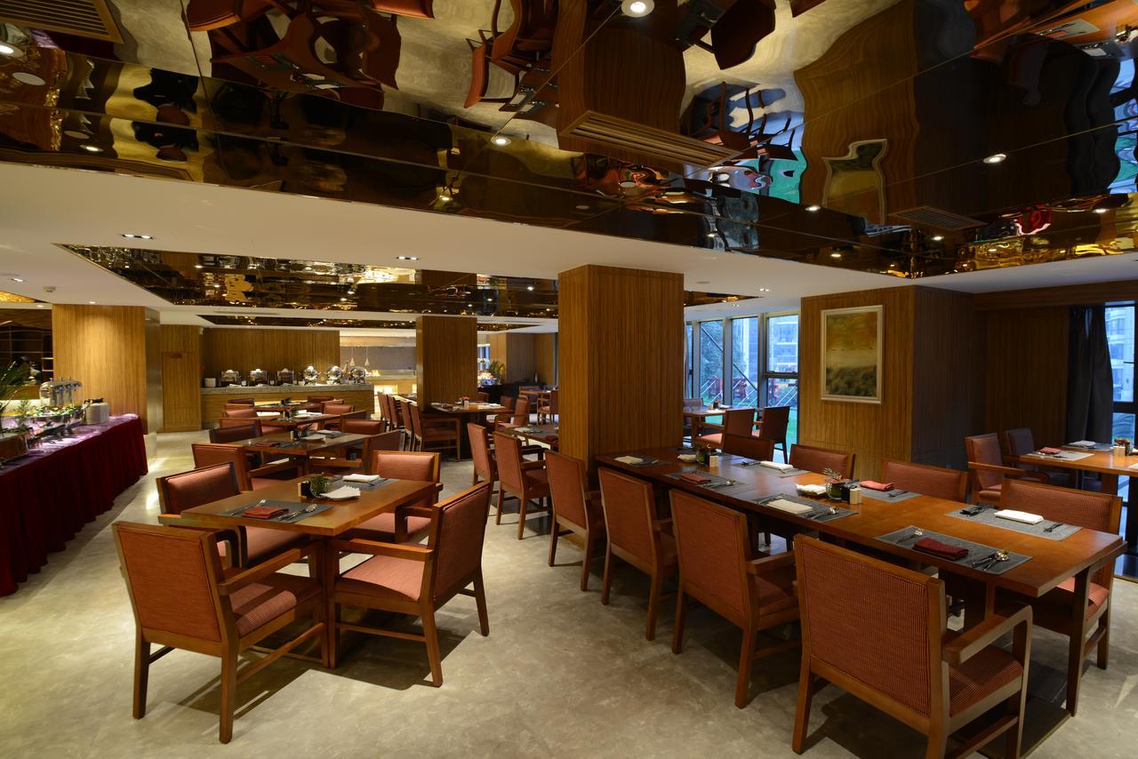 Ramada Plaza By Wyndham Fuzhou South Hotel Exterior photo